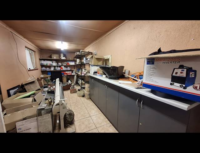 279M² MINI FACTORY FOR SALE IN MAYBERRY PARK